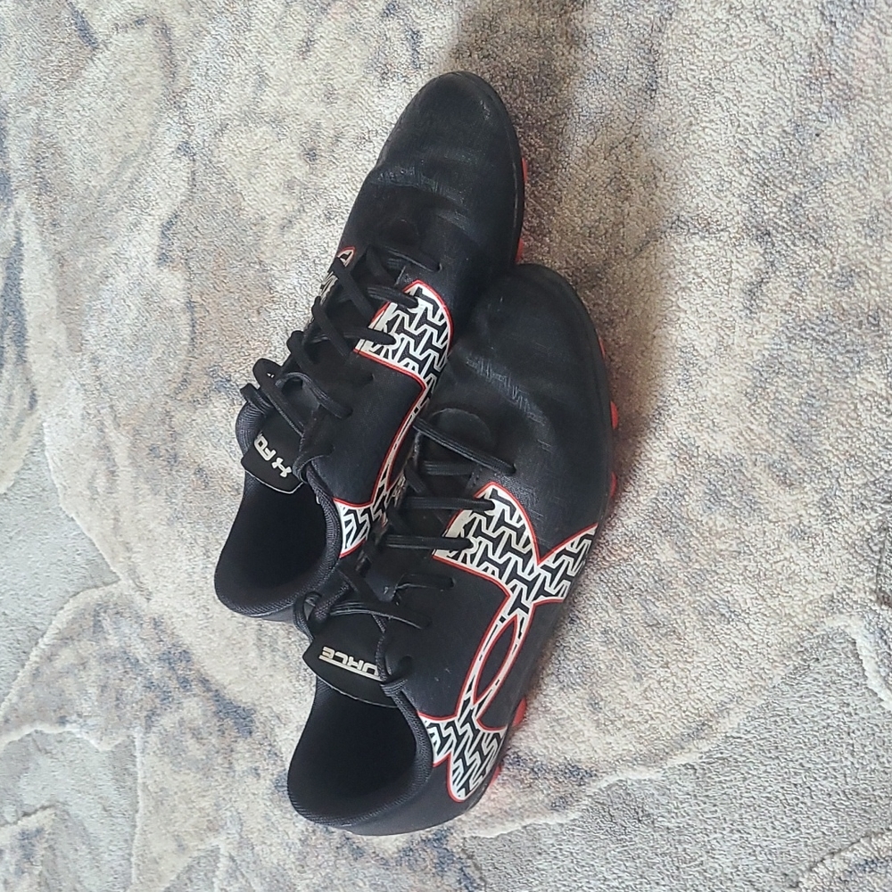 Youth cleats